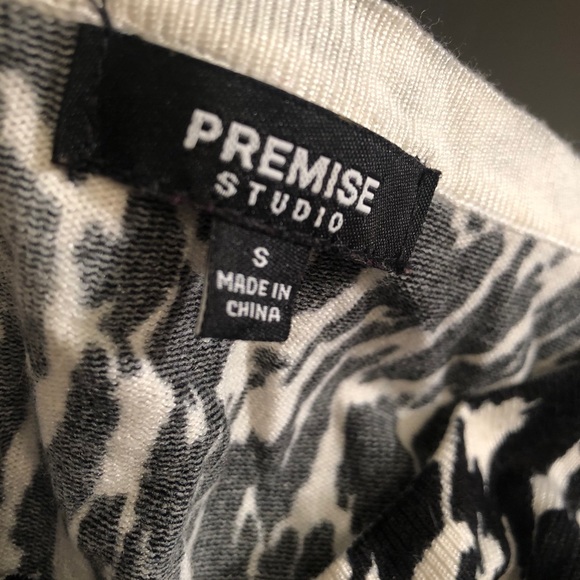 Premise Leopard Print Button Front Cardigan Small - Picture 4 of 6